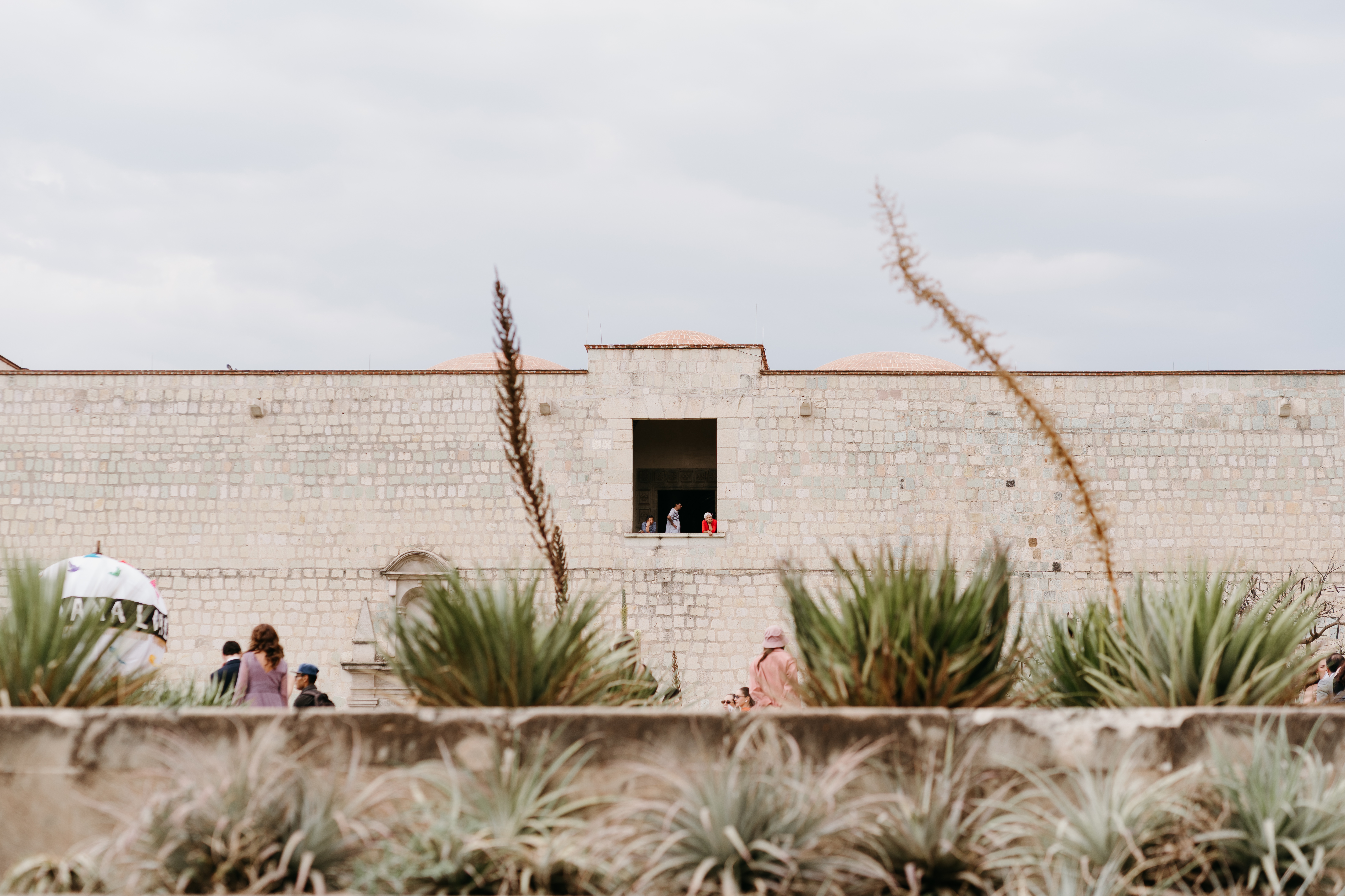 Qué Usar para las Fotos de tu Boda de Destino en la Luz y el Clima de México